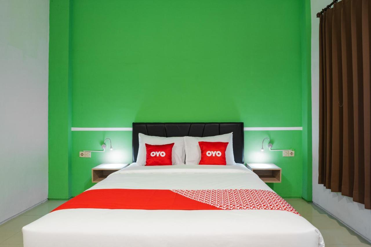 Oyo Flagship 1575 Urban 18 Hotel Сурабая Екстериор снимка
