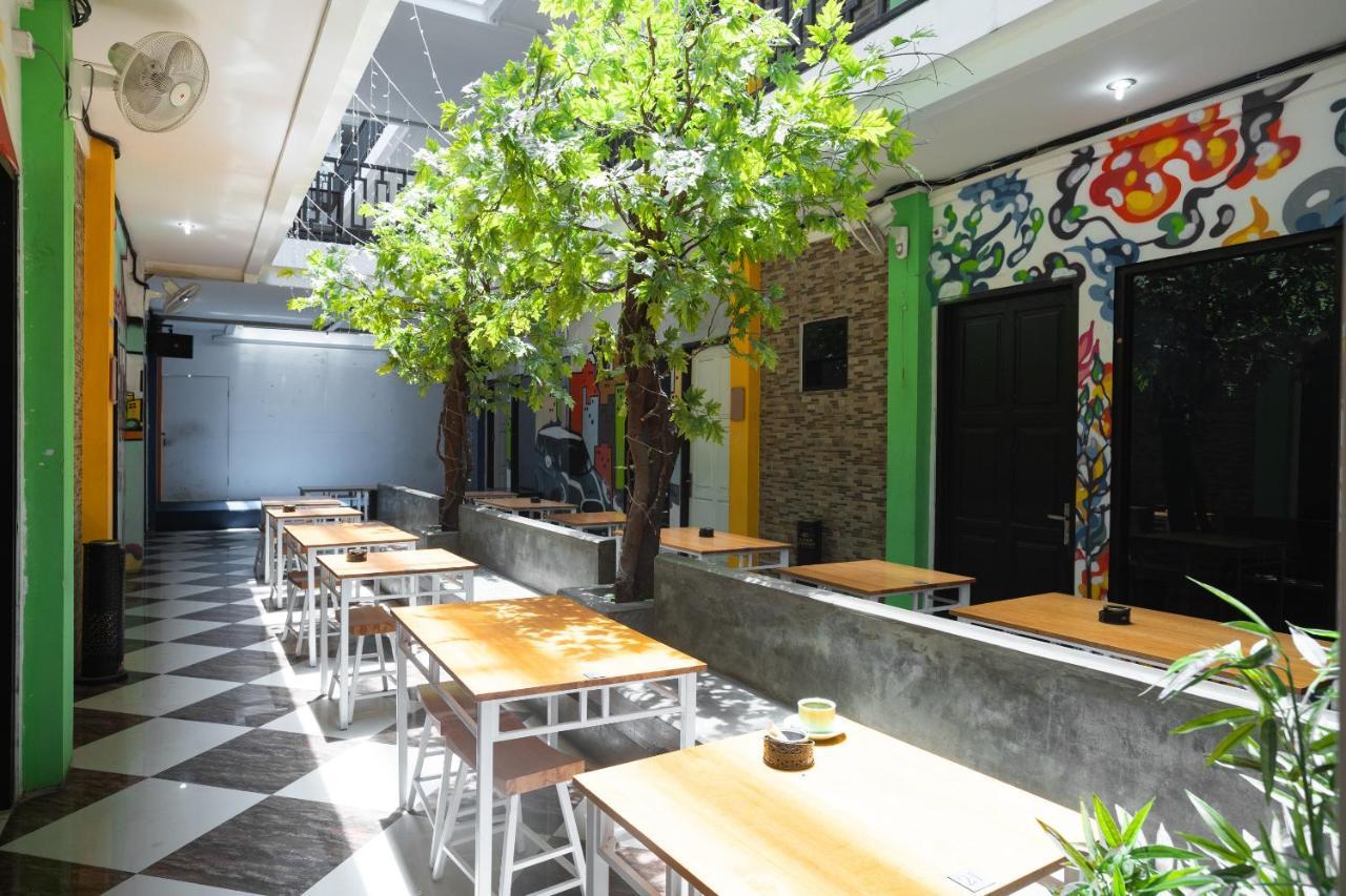 Oyo Flagship 1575 Urban 18 Hotel Сурабая Екстериор снимка