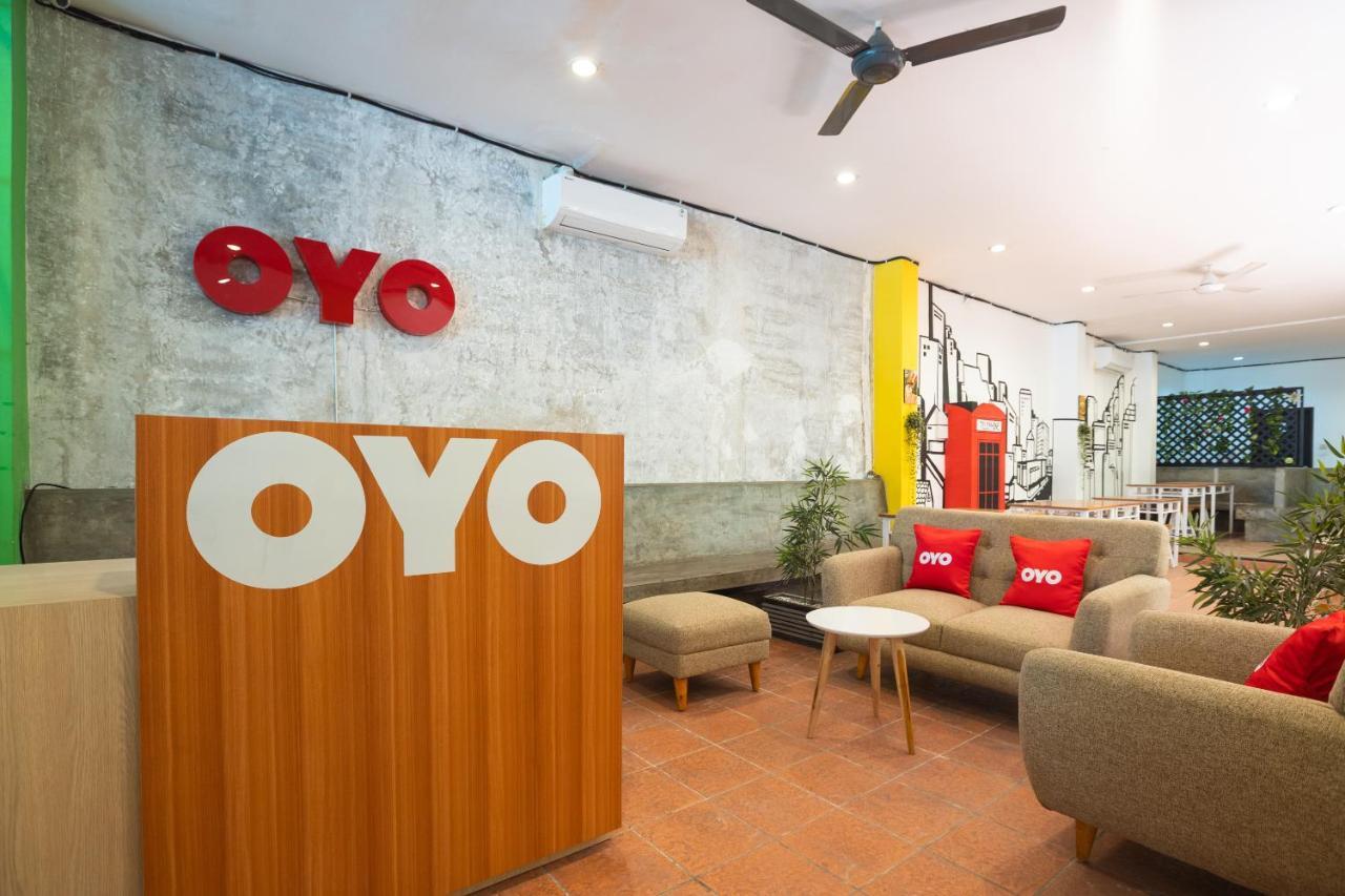 Oyo Flagship 1575 Urban 18 Hotel Сурабая Екстериор снимка